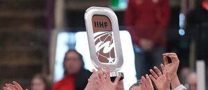 Hráčky Česka sa tešia zo zisku bronzu na MS 2023 v ľadovom hokeji - Zdroj Nathan Denette/The Canadian Press via AP, Profimedia Hráčky Česka sa tešia zo zisku bronzu na MS 2023 v ľadovom hokeji - Zdroj Nathan Denette/The Canadian Press via AP, Profimedia