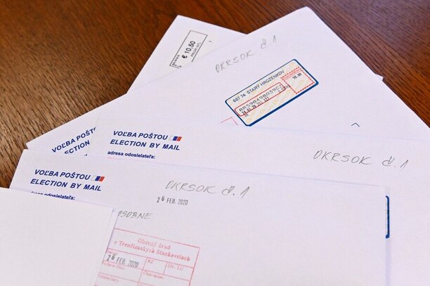 Obálky pre voľby poštou zo zahraničia