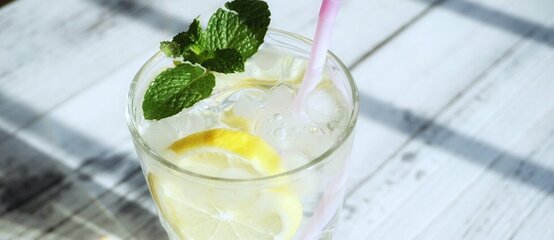 bazovy-drink-hugo-spritz-recept-a-ingrediencie.jpg bazovy-drink-hugo-spritz-recept-a-ingrediencie.jpg