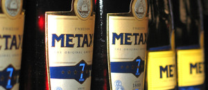 Ako sa pije metaxa a z čoho sa skladá