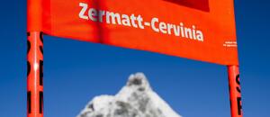 Svetový pohár v alpskom lyžovaní Zermatt Cervinia, v pozadí Matterhorn - Zdroj Profimedia